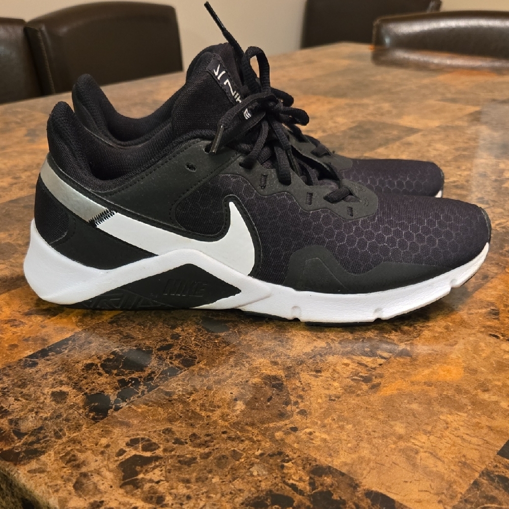 Nike Black and White Legend Essential 2 Mens Runners
